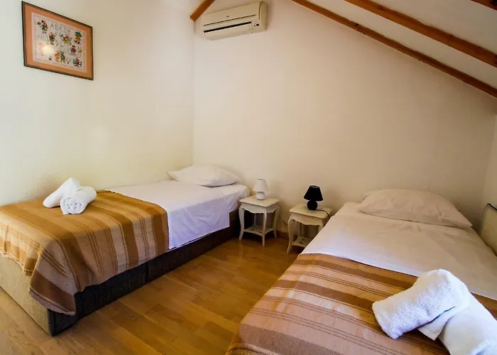度假居 Bargujac Summer House *